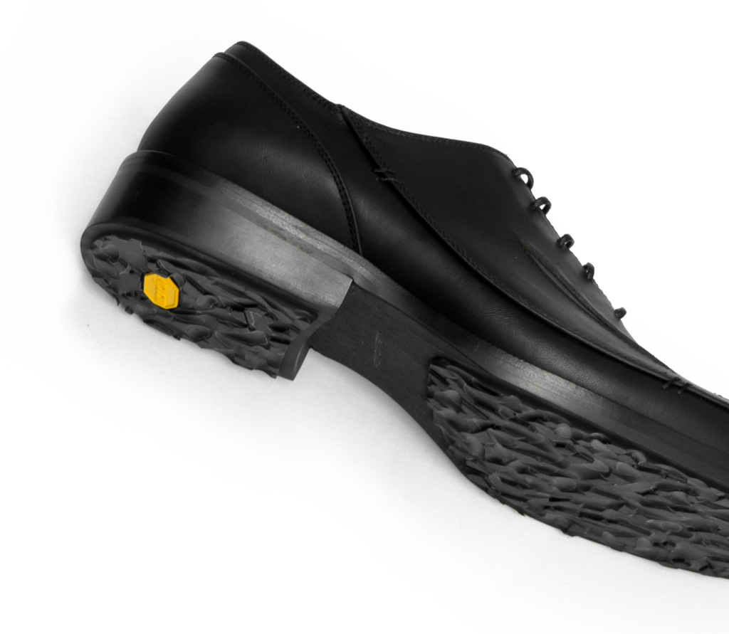 DERBY 01 BLACK